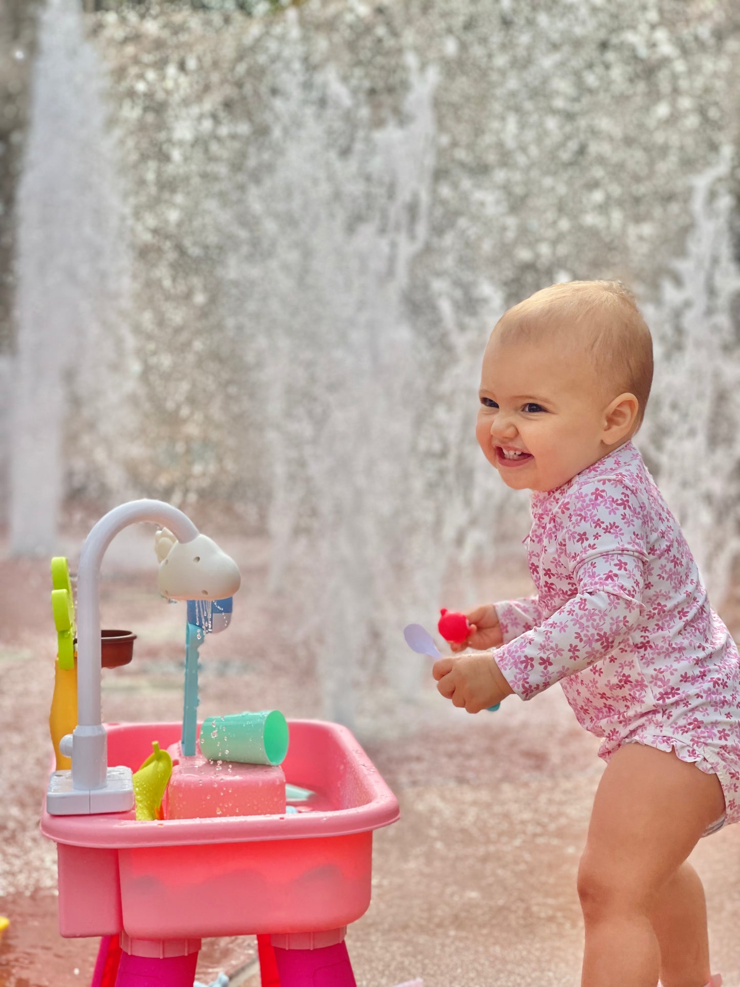 Present Play™ Water Table with REAL Water Pump (4-IN-1 PLAY STATION)